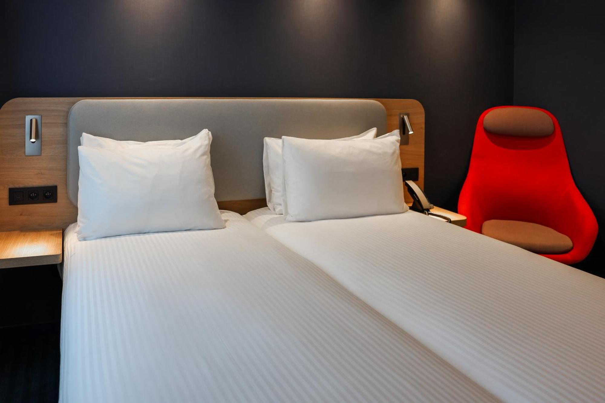 Holiday Inn Express & Suites Ghent By Ihg Экстерьер фото